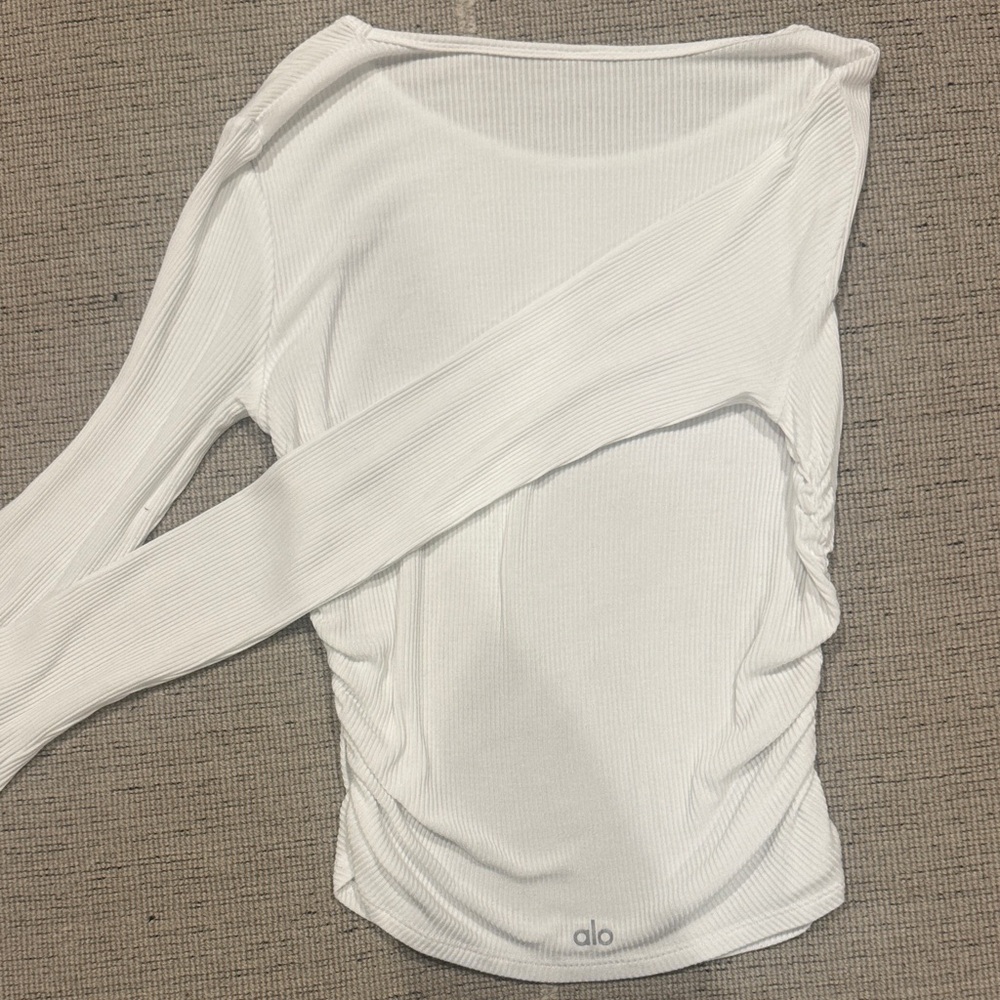 ALO Yoga White Long Sleeve Top - Picture 4 of 4